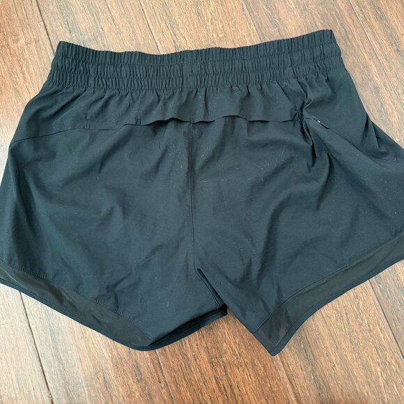 Athleta Mesh Racer Run Short 4" Size S - Picture 5 of 5